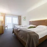 Momentum Hotel 4*