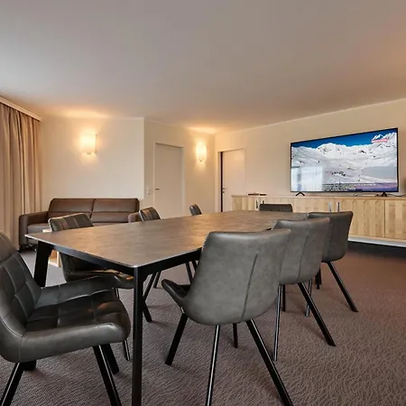Hotel Momentum 4*