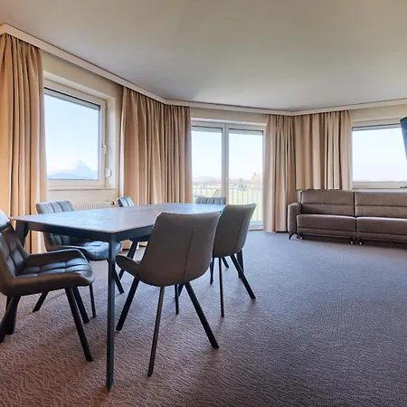 Momentum 4* 阿尼夫