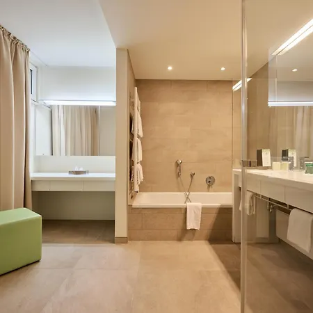 Otel Momentum Anif