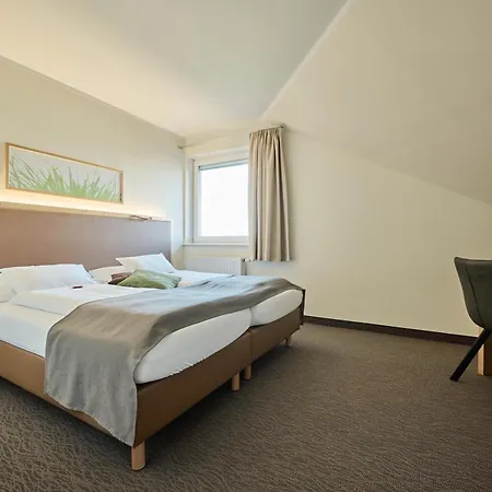 Momentum Hotel