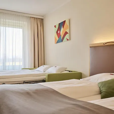Hotel Momentum 4*