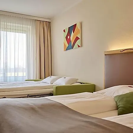Hotell Momentum 4*