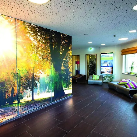 Momentum Hotel 4*