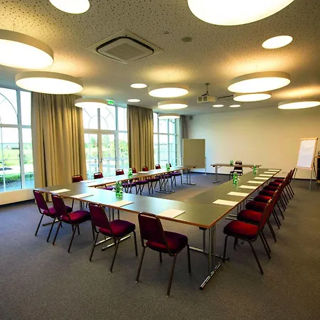 Momentum 4* 阿尼夫