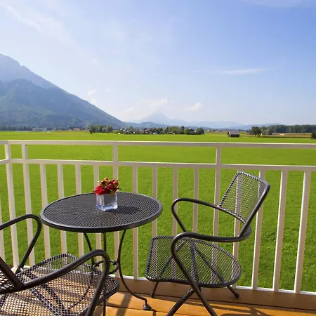 Otel Momentum 4*