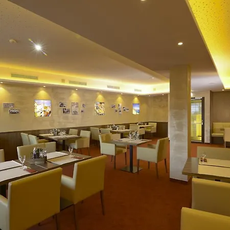 Momentum Hotel