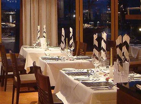 Otel Momentum Anif