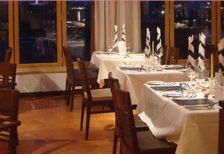 Hotel Momentum 4*