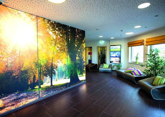 Momentum Hotel 4*