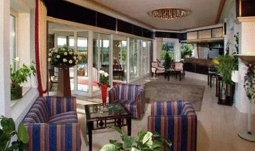 Momentum Отель 4*